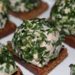 Laxbollar på kavring. Foto: Lisa Eriksson.